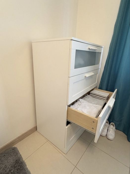 Cómoda Branca com 4 Gavetas