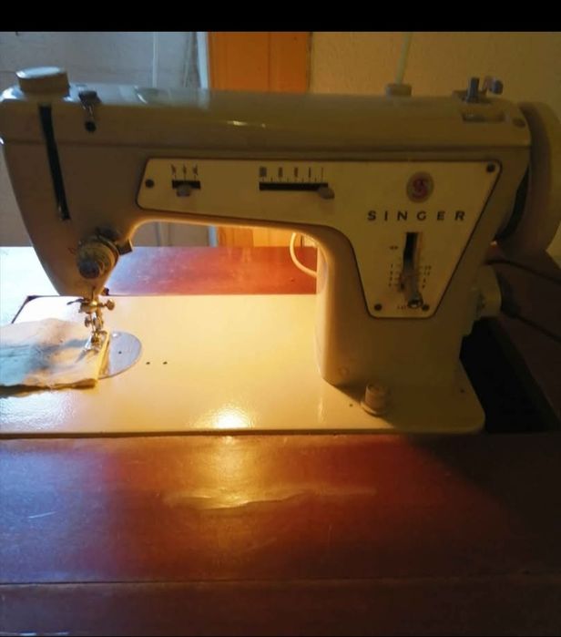 Máquina costura Singer