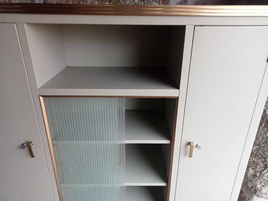 Armário em metal como novo