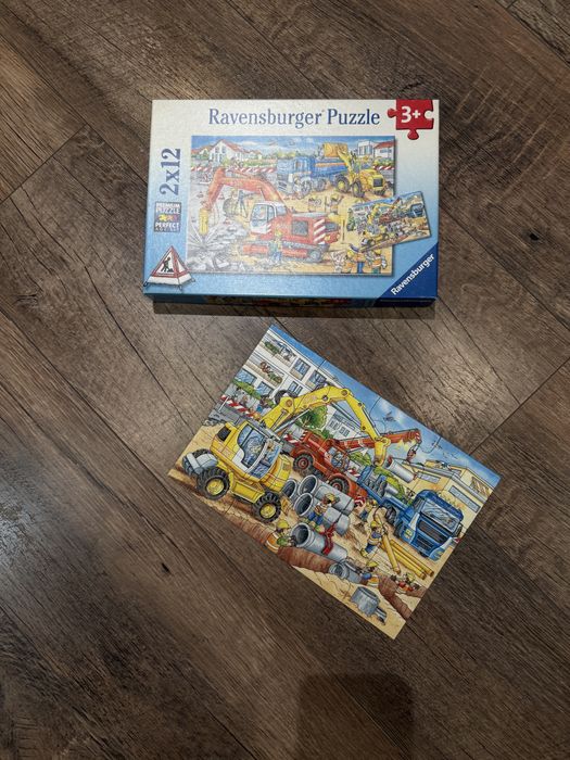 Продам 2 набори пазлів