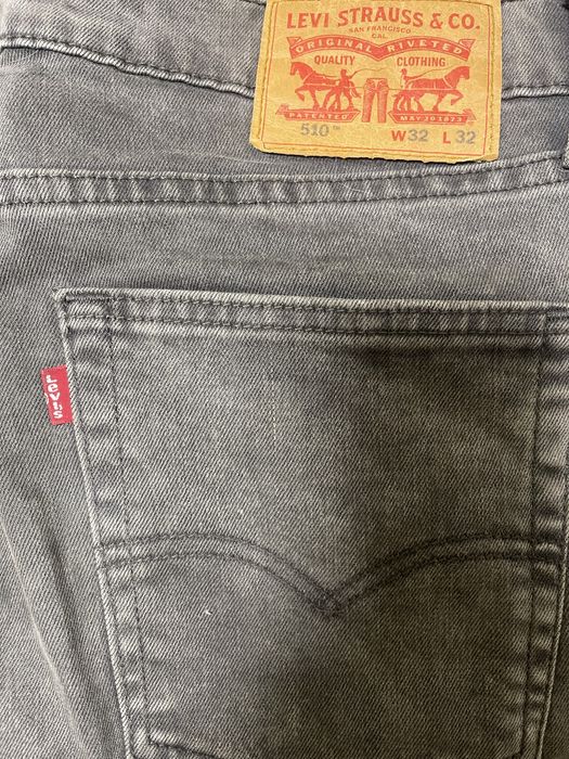 Джинси Levi's 510 сірого кольору