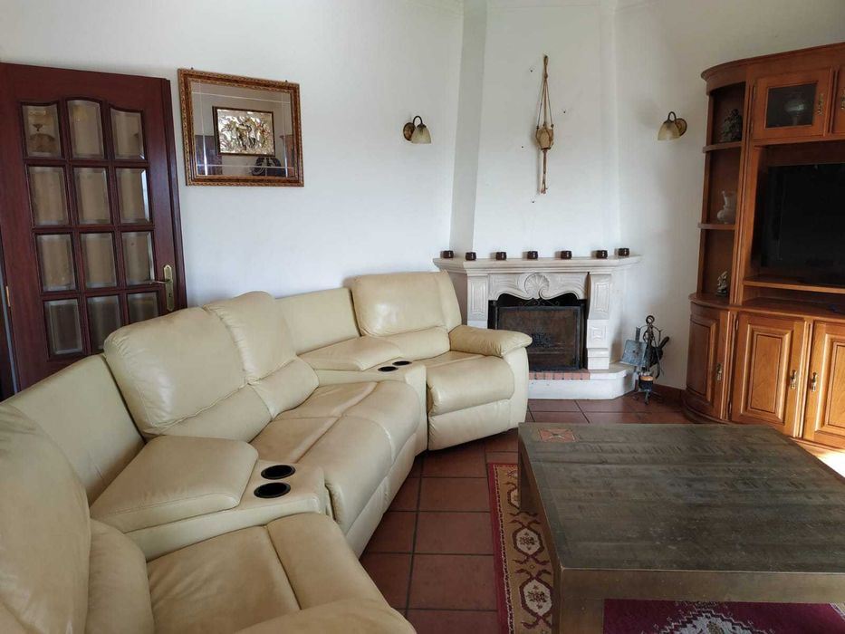 Quinta com 2 moradias prontas a habitar. Com um terreno de 9820 m2