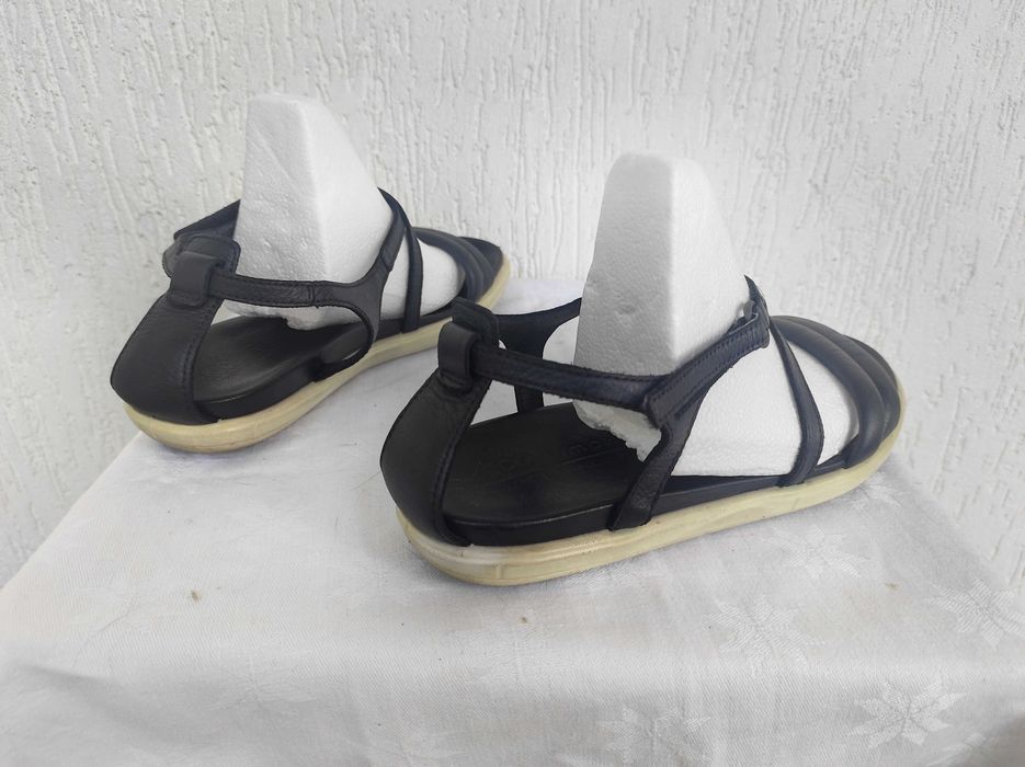 Кожанние босоножки Ecco simpil р.37