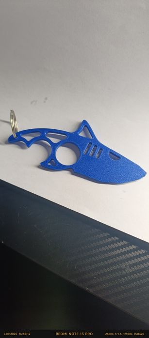 Brelok w kształcie rekina z drukarki 3d