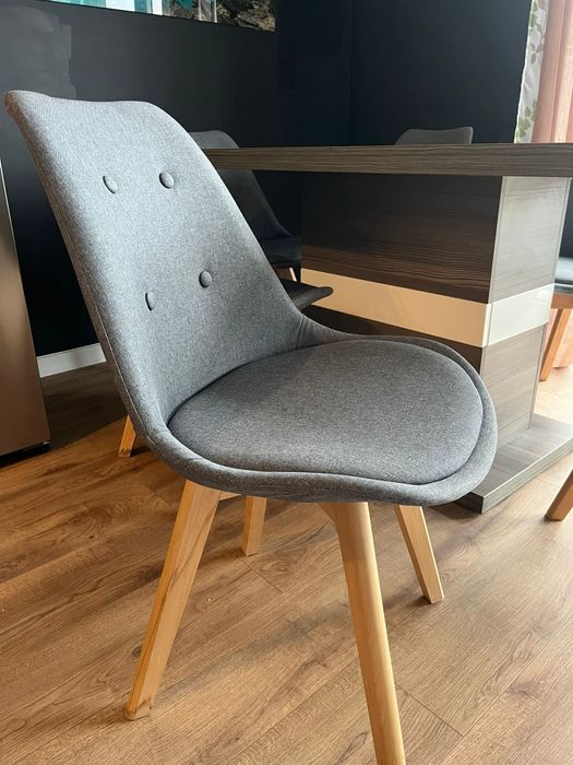 Stół kuchenny z krzesłami 140x90 w bardzo dobrym stanie