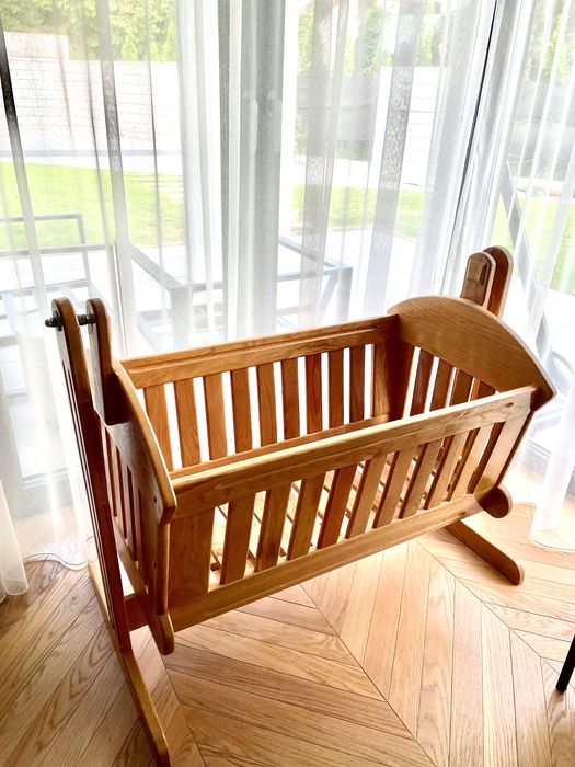 Kołyska drewniana