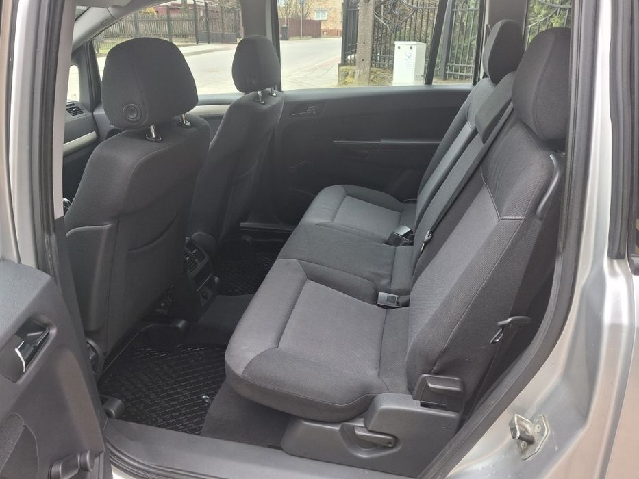 Opel Zafira benzyna +gaz 7 miejsc mogę zamienic