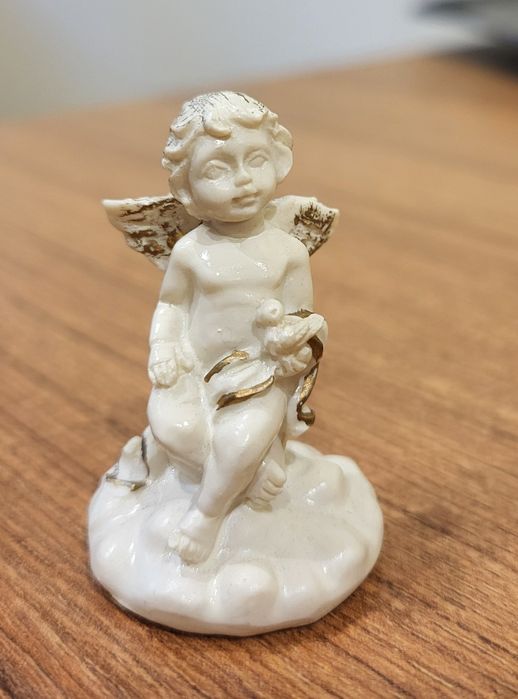 Aniołka mał figurka