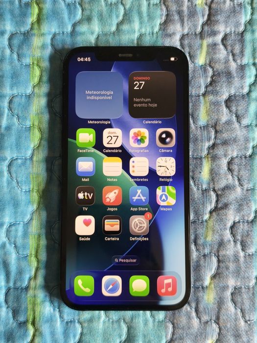 iPhone 12 (64GB)
