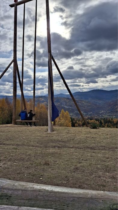 Продаж земельної ділянки з будинком в горах..