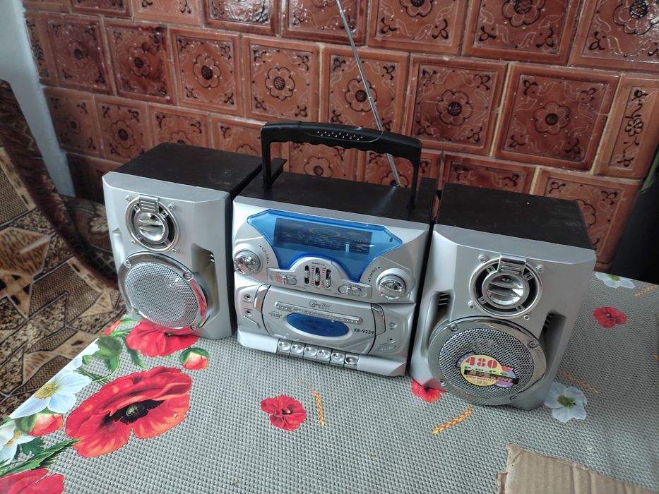 Музичний центр ,радіо