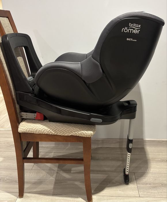 Fotelik obrotowy z baza- Britax Romer Dualfix M i Size Midnight grey