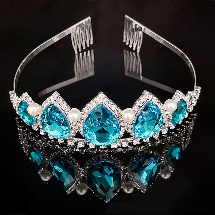 Діадеми з блакитним камінням для будь-якого свята