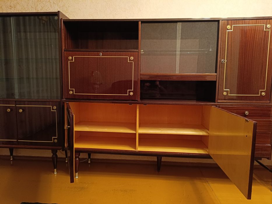 Продам стінка комод сервант