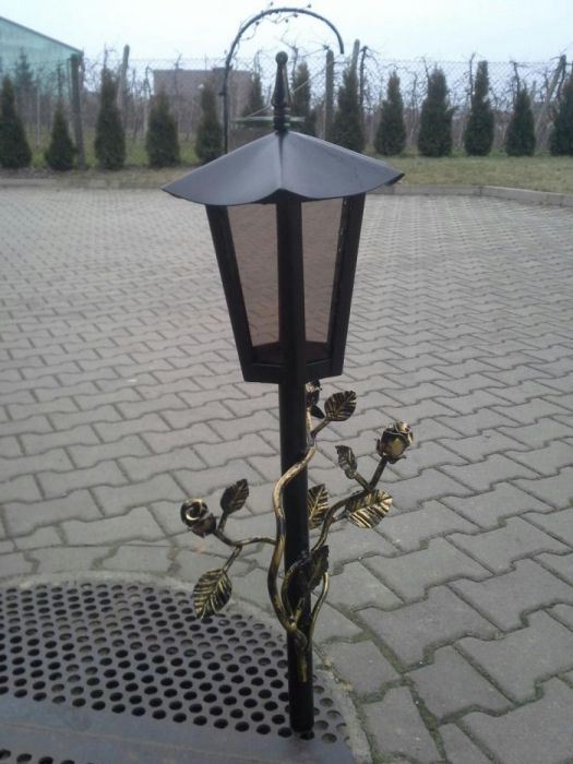 Lampa kuta stojąca stylowa