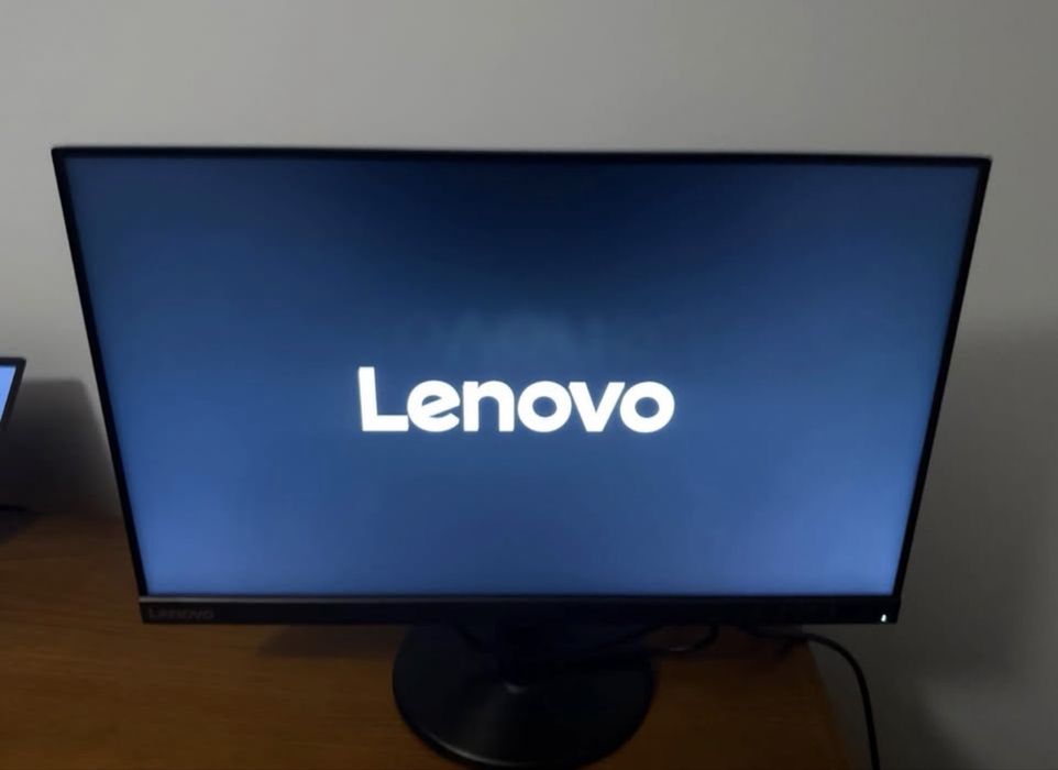 Lenovo D24-40 - Como Novo!