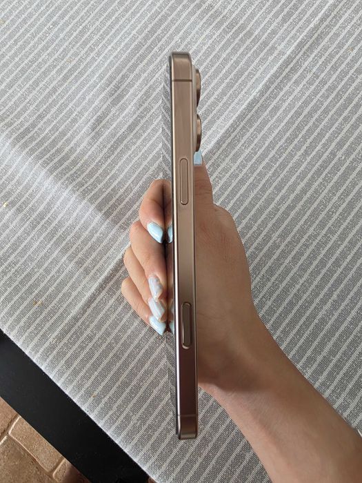 iPhone 16 Pro Max Desert Titanium | 100% saúde da bateria | Garantia + Caixa Original