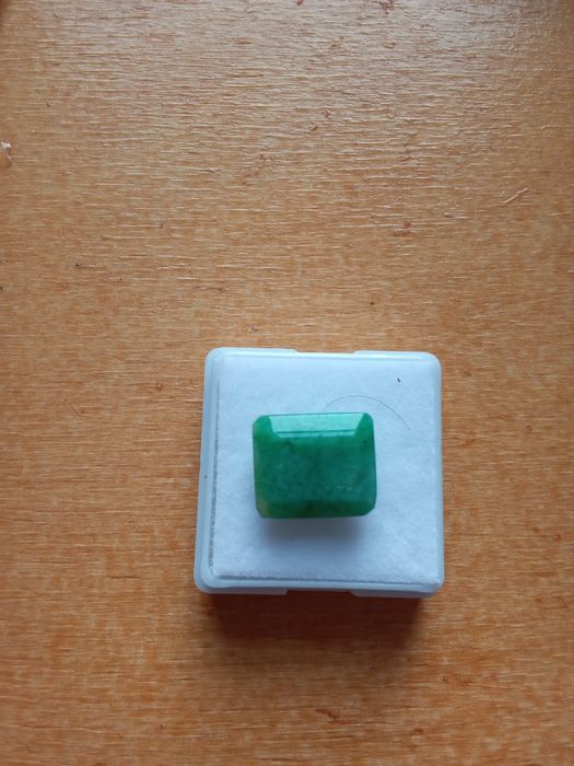 Esmeralda Natural Certificada – 7,65 CT