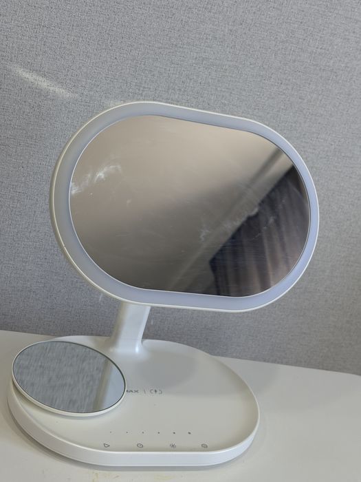 Дзеркало косметичне для макіяжу на стільне з підсвіткою momax q.ledQL3