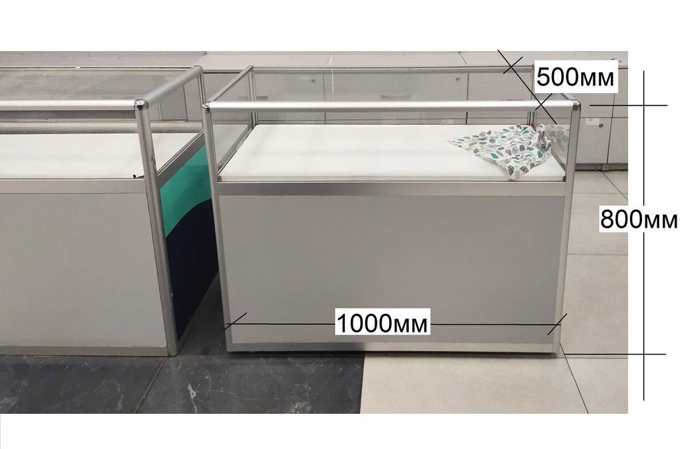 Стол, тумбочка, стойка пристенная