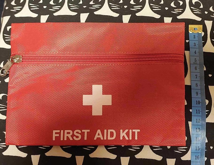 Аптечка косметичка для ліків, одне відділення, червона, 20х13,5 см