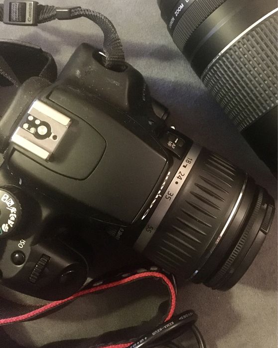Canon EOS 1000D + lente