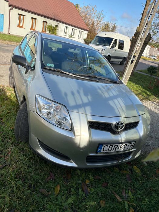 Toyota Auris 2008 rok
