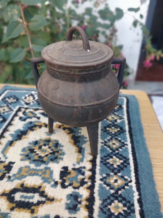 Fundido, origem desconhecida, supostamente meados 
desconhecida, s