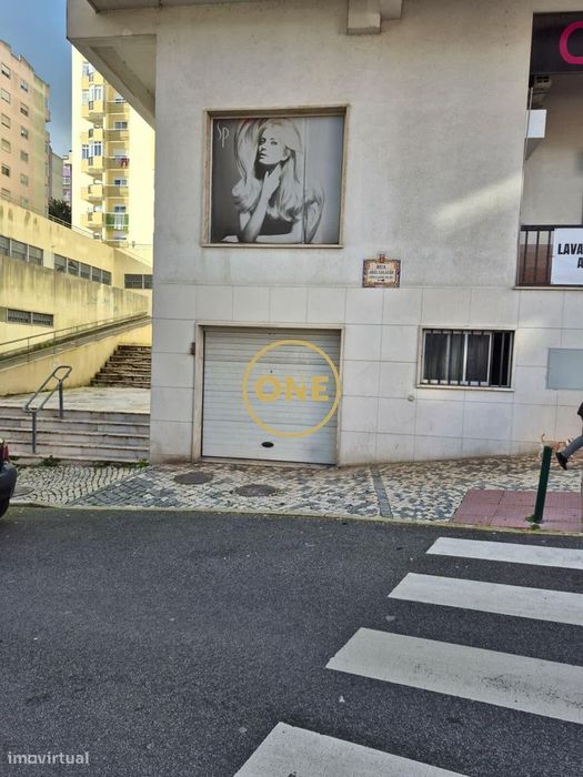 Venda Garagem — Massamá E Monte Abraão, Lisboa