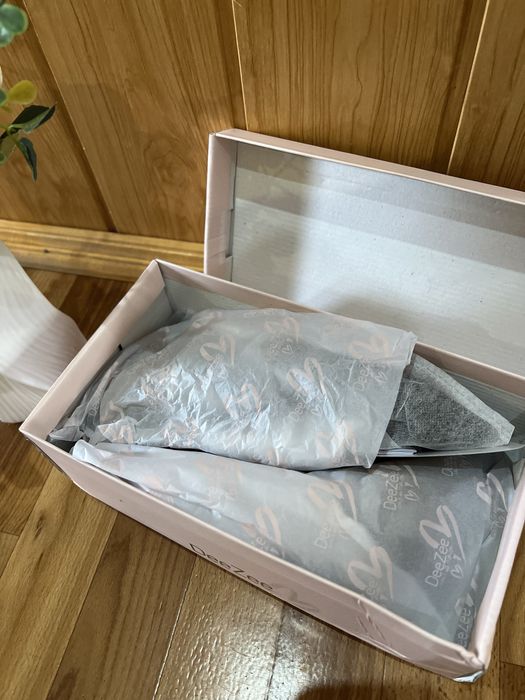 Жіночі туфлі на підборі