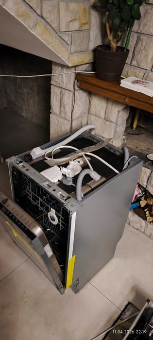 Zmywarka do zabudowy Elektrolux ESL4510LA 45 cm uszkodzona.