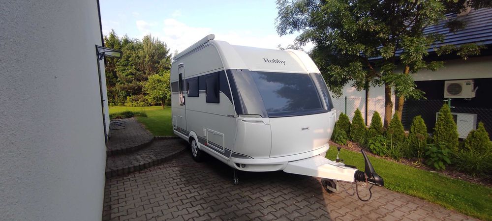 Wynajem przyczepy kempingowej HOBBY 390SF 2024/ klimatyzacja / markiza / mover