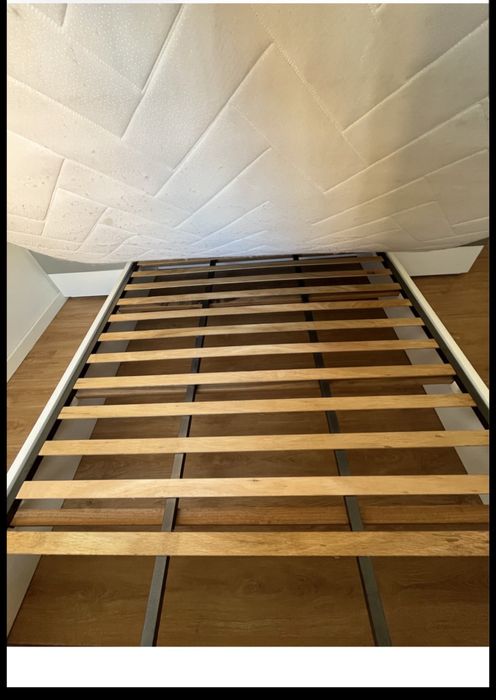Quarto completo moveis de madeira, branco e cimza