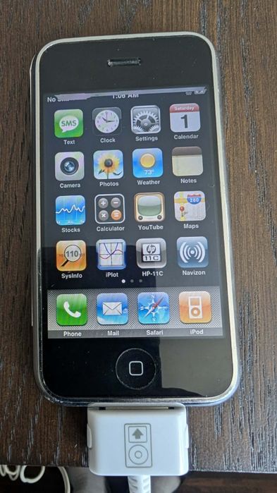 Pierwszy smartfon Apple - iPhone 1