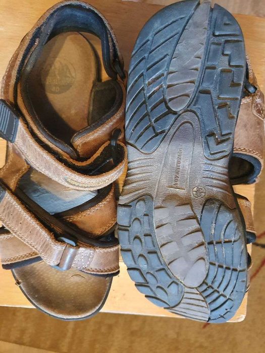 Чоловічі сандалі