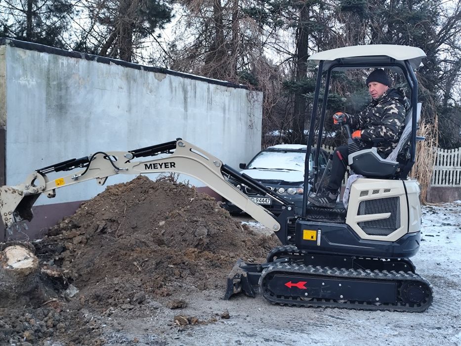Usługi mini koparkę  Meyer ex 15 1.5 tony