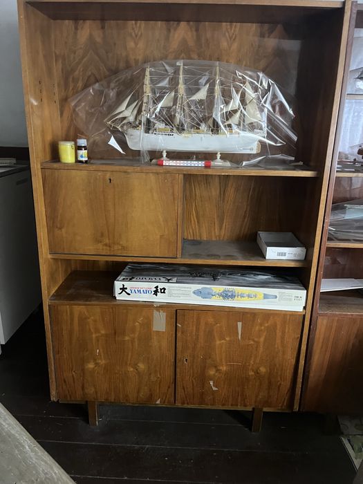 Biblioteczki/witryny z lat 60-tych