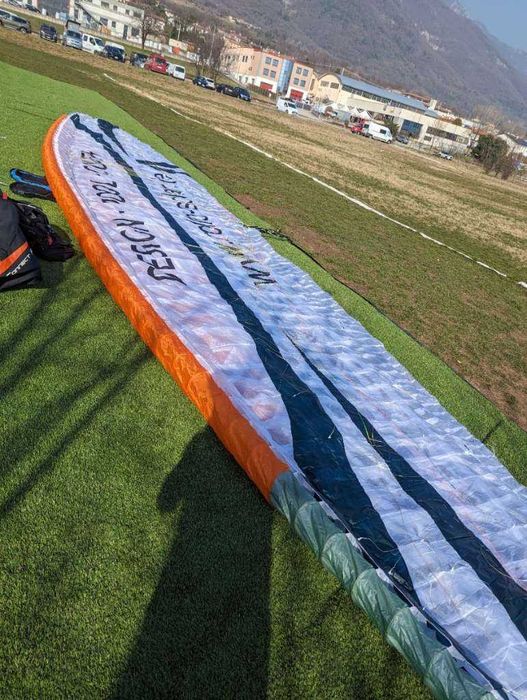 Продам  параплан .