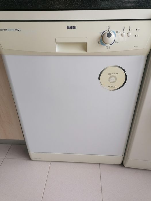 Maquina de lavar loiça zanussi