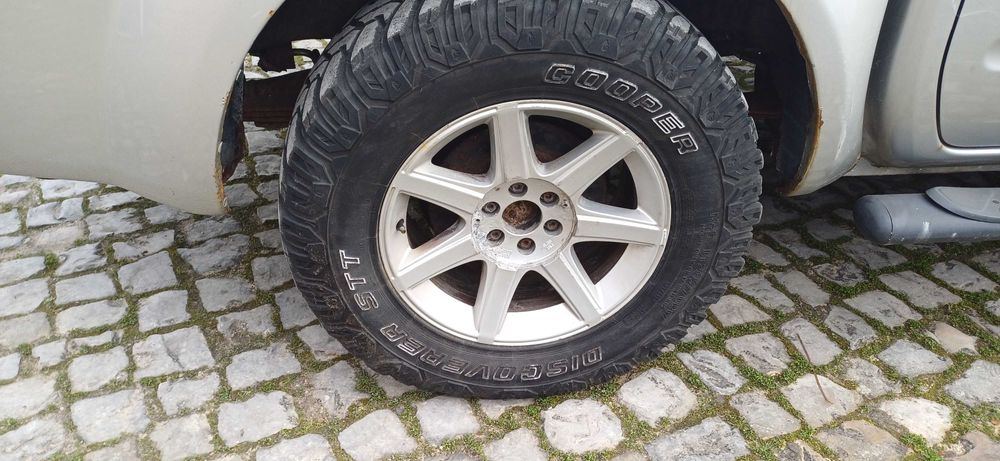 Nissan D40 de 2006 para peças