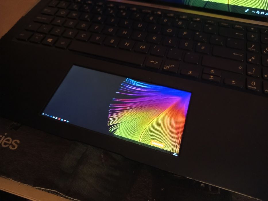 Portátil ASUS ZenBook i7-10510U / 16GB RAM / SSD NVMe 256GB / Ecrã Full HD