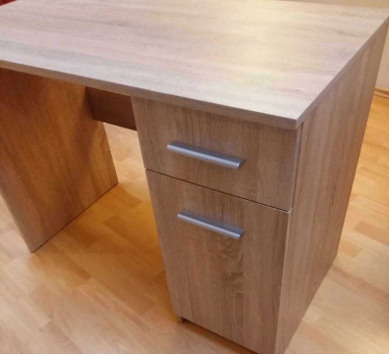 Biurko w bardzo dobrym stanie