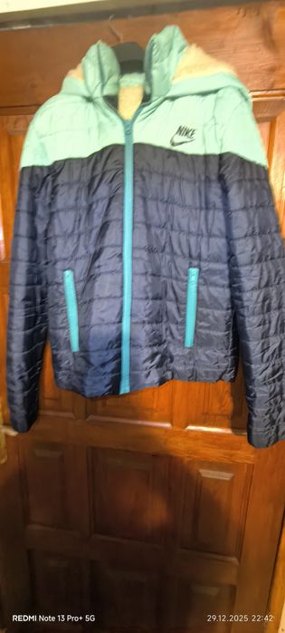 Куртка зимняя спортивная Nike зимняя