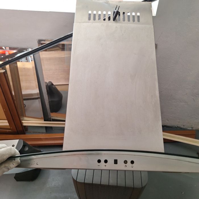 Okap szklany wyspowy Amica