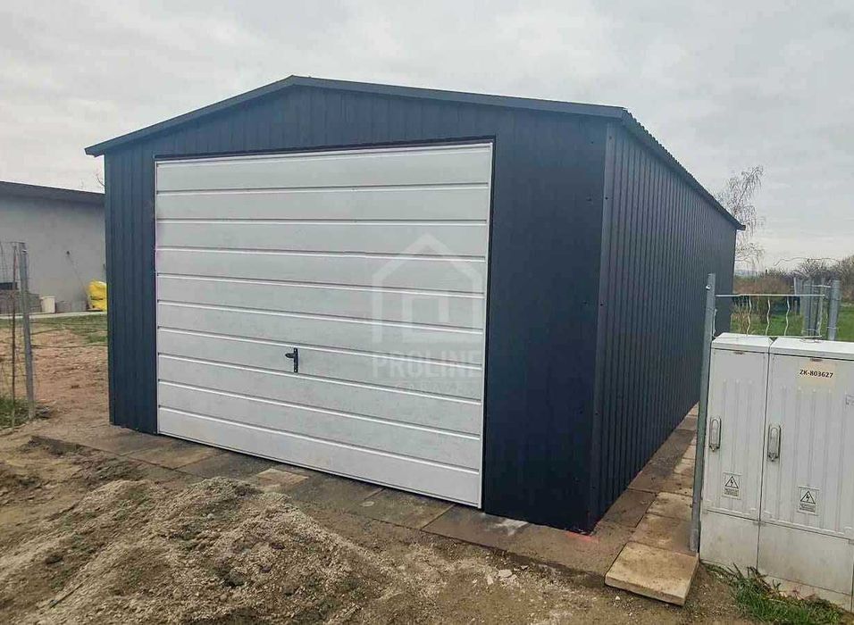 Garaż blaszany 4,5x5m brama uchylna dach dwuspadowy PLG251