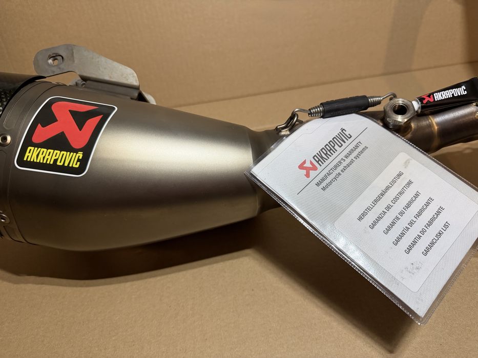 Akrapovik MT 07 / TRACER 7