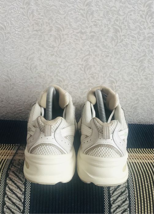 Кросівки  New Balance  42 розмір, по устілці 26,5 см