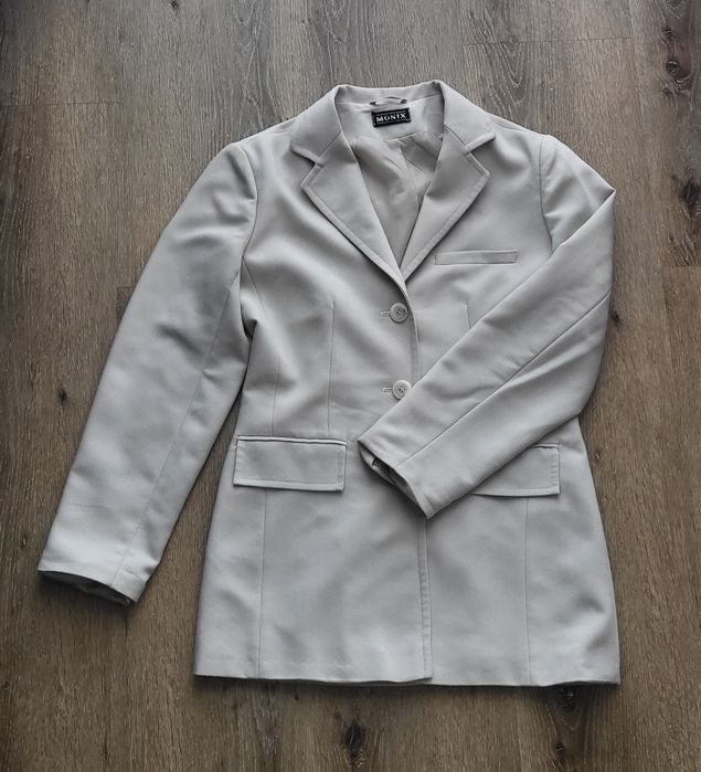 Beżowa klasyczna marynarka EUR 38 (UK 10)