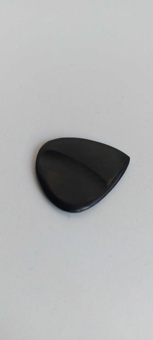 Kostka gitarowa DELUXE (róg, heban, ok