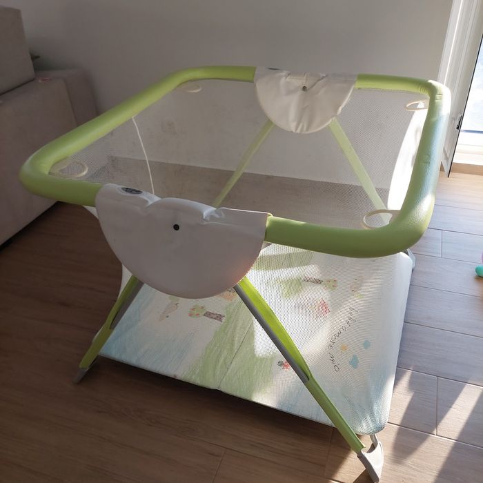 Parque infantil  verde